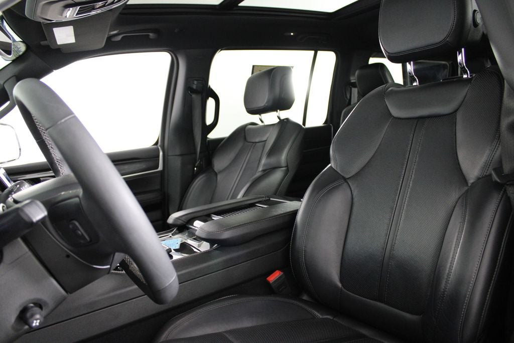 2024 Jeep Wagoneer Base