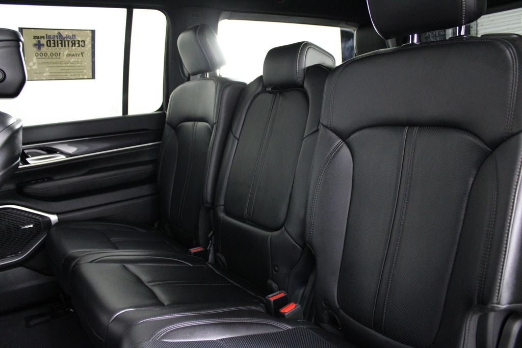 2024 Jeep Wagoneer Base