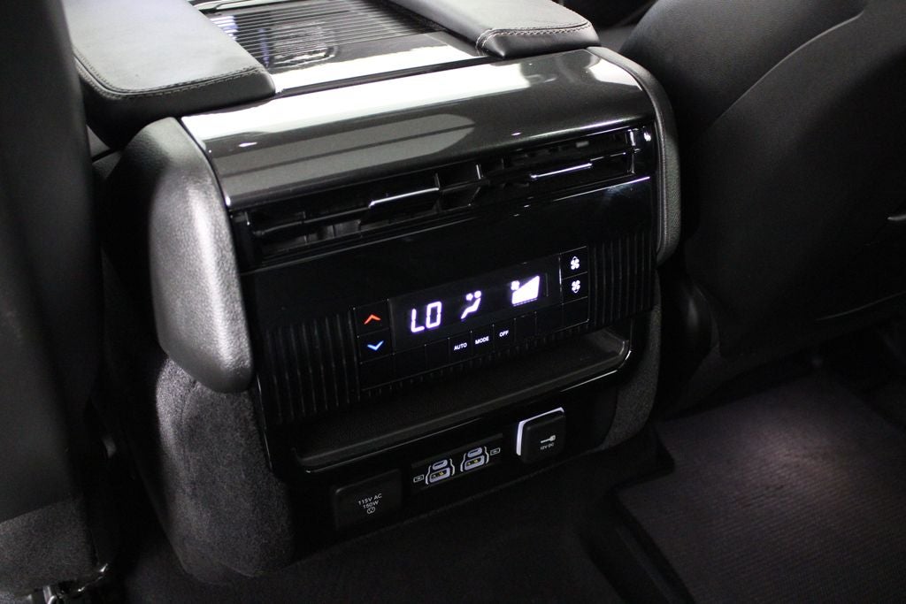 2024 Jeep Wagoneer Base