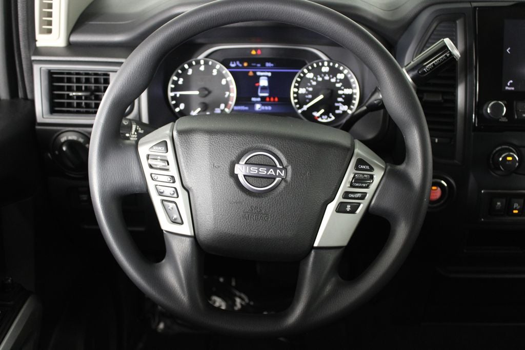 2023 Nissan Titan SV