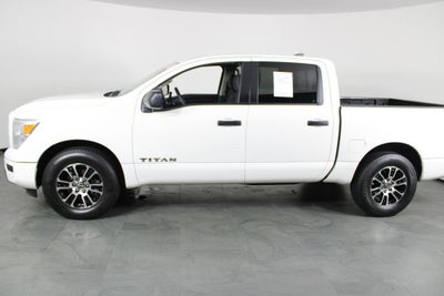 2023 Nissan Titan SV