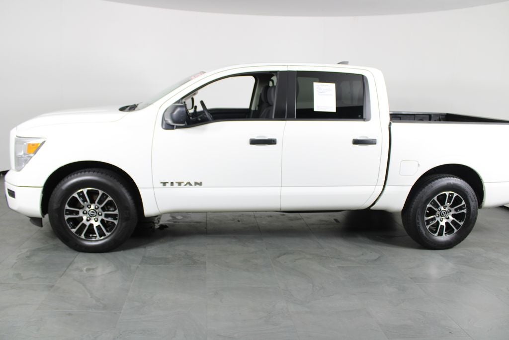 2023 Nissan Titan SV