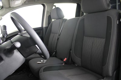2023 Nissan Titan SV