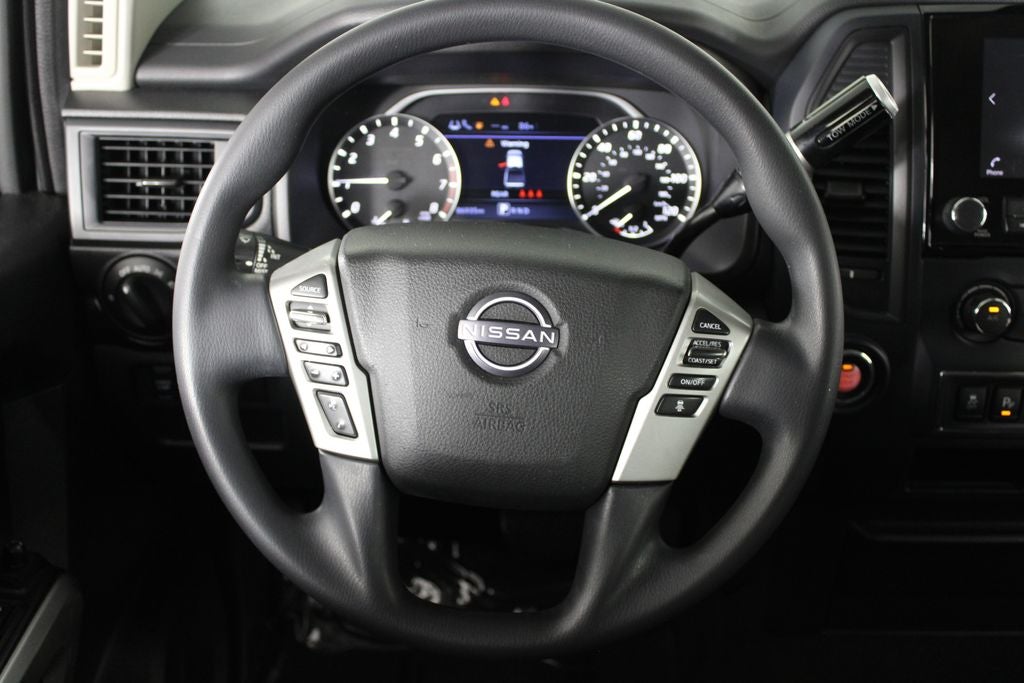 2023 Nissan Titan SV