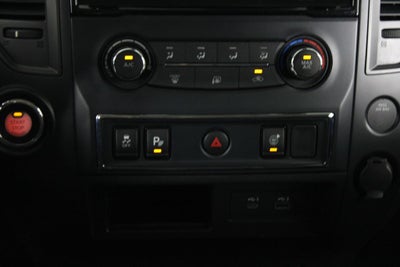 2023 Nissan Titan SV