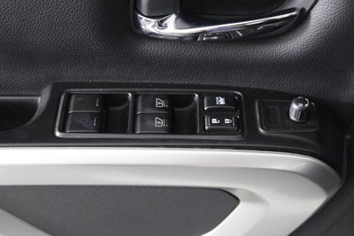 2023 Nissan Titan SV