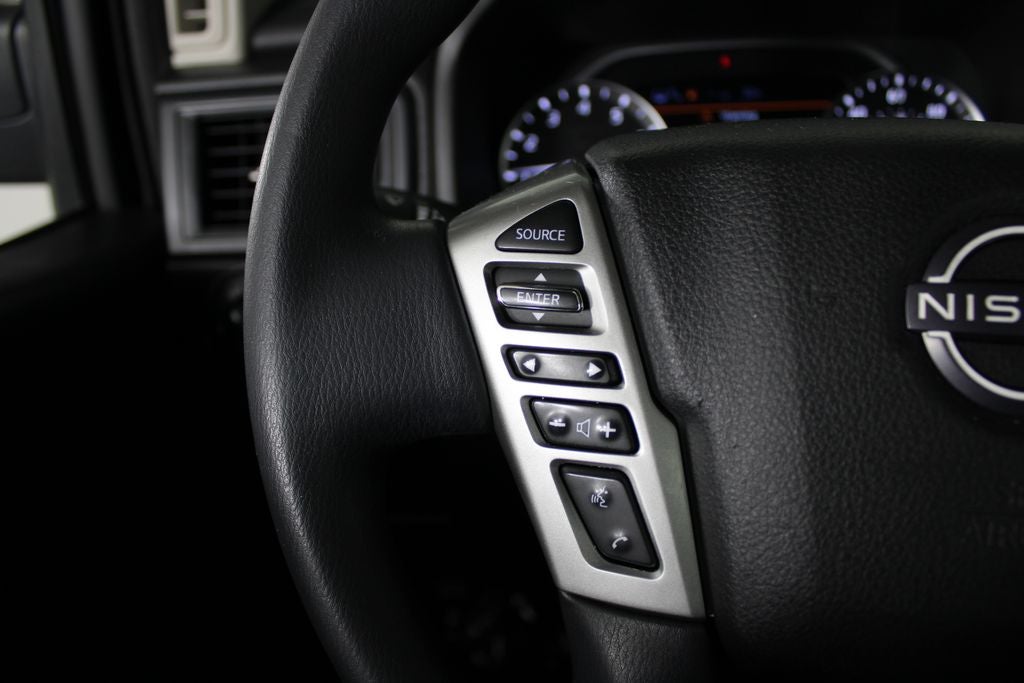 2023 Nissan Titan SV