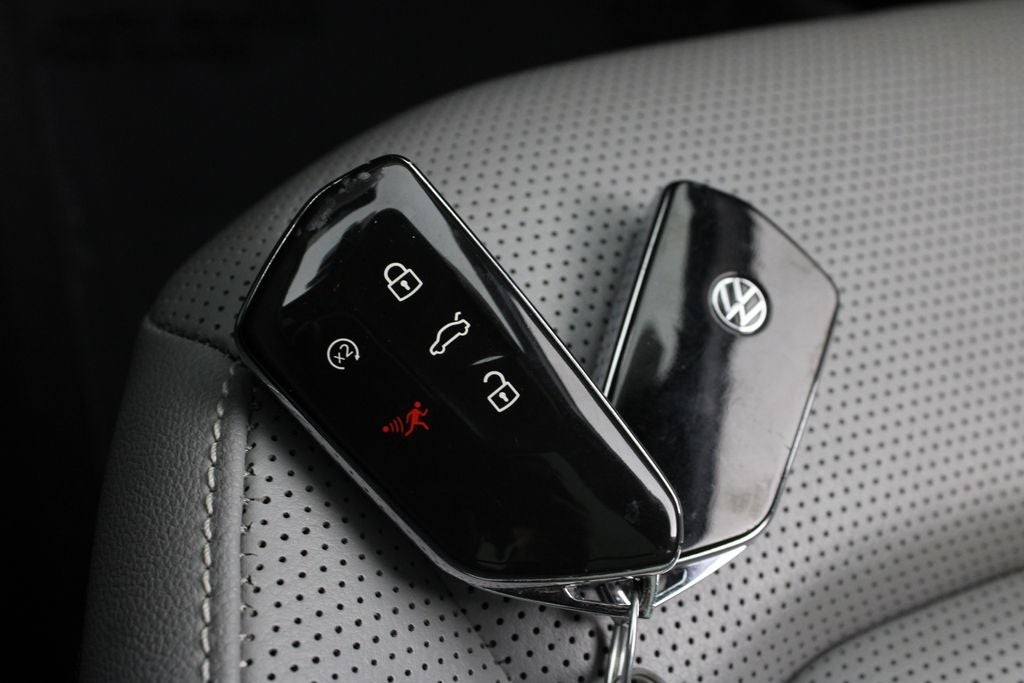 2024 Volkswagen Atlas Cross Sport 2.0T SEL R-Line