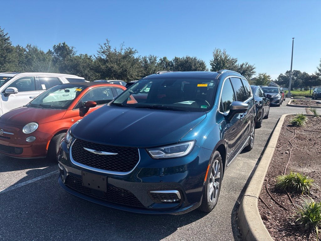 2025 Chrysler Pacifica Hybrid Pinnacle