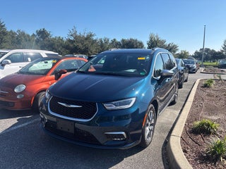 2025 Chrysler Pacifica Hybrid Pinnacle