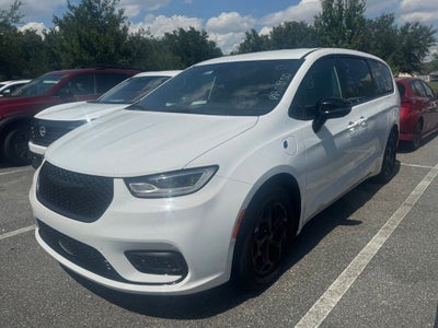 2024 Chrysler Pacifica Hybrid Select S Appearance