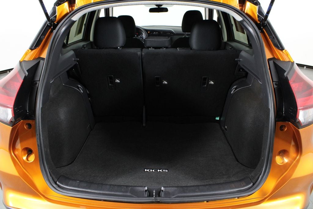 2022 Nissan Kicks SV