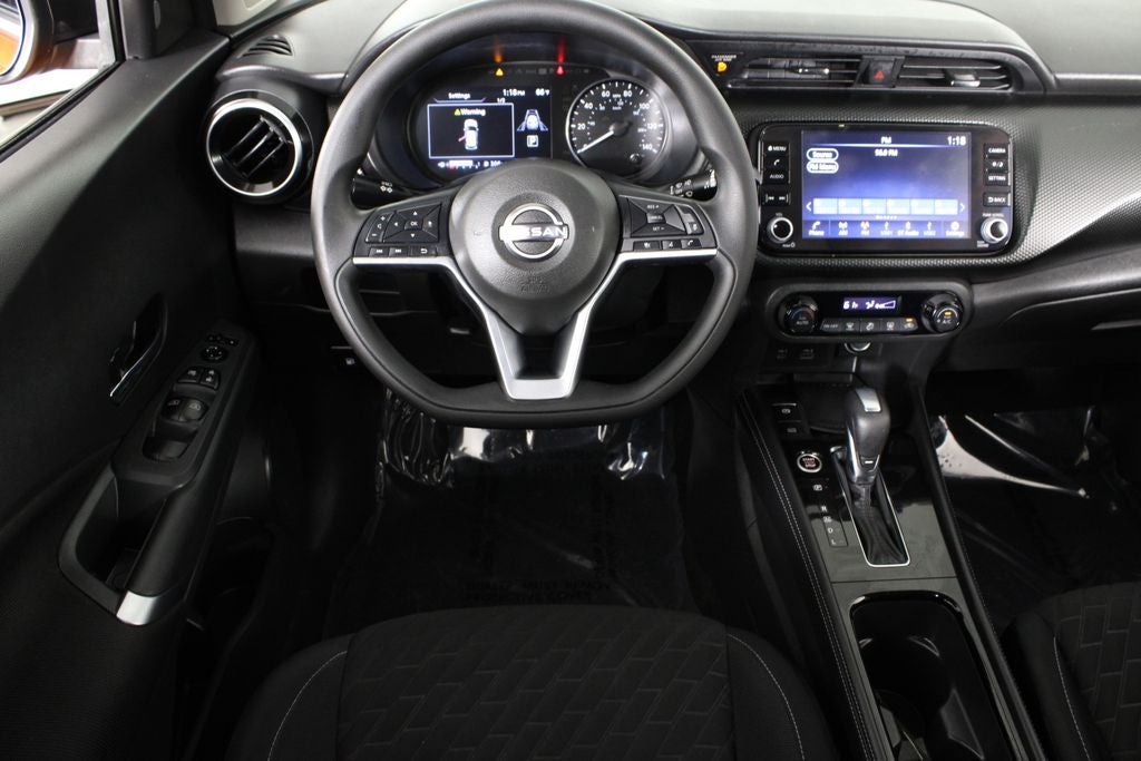 2022 Nissan Kicks SV