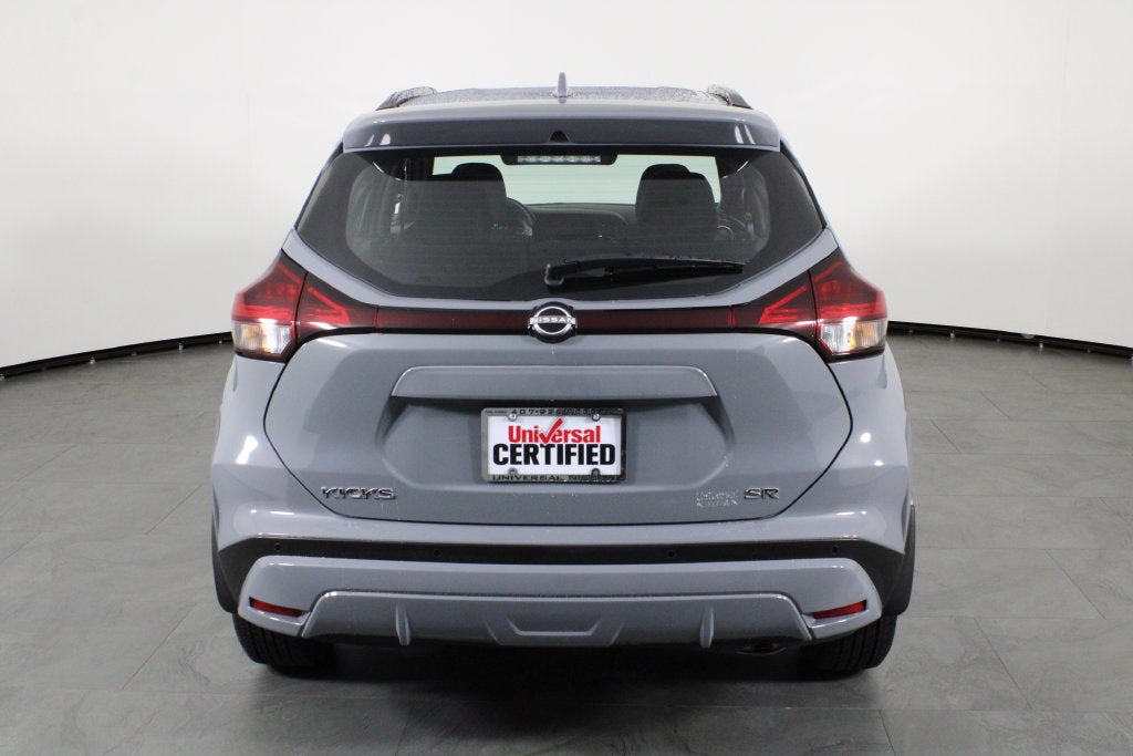 2022 Nissan Kicks SR