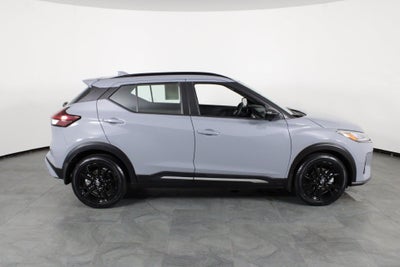 2022 Nissan Kicks SR
