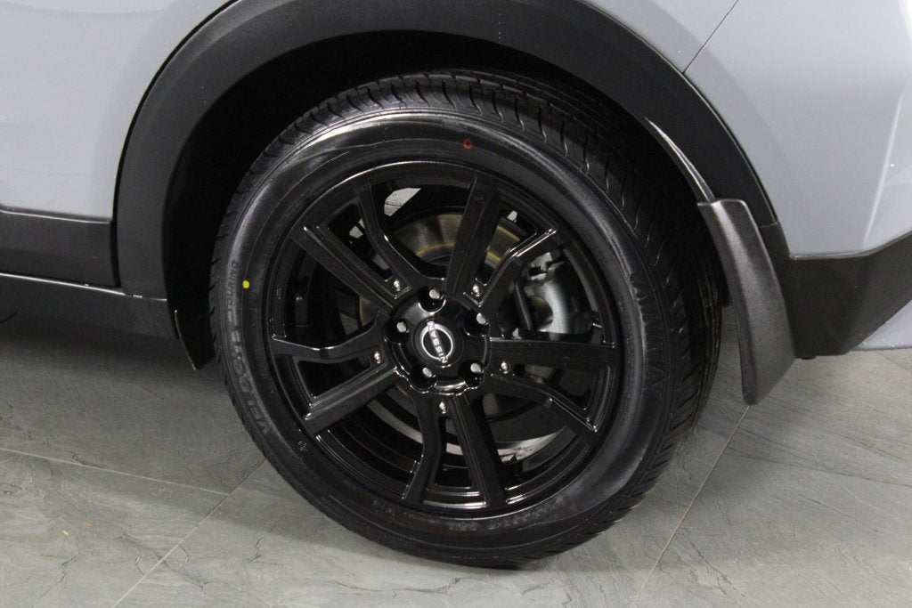 2022 Nissan Kicks SR