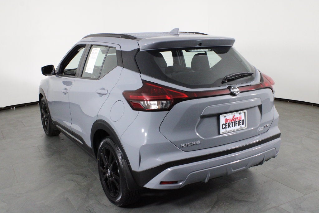 2022 Nissan Kicks SR
