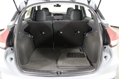 2022 Nissan Kicks SR