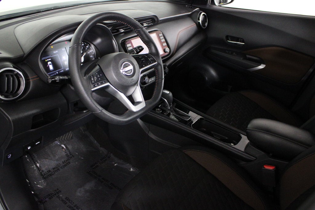 2022 Nissan Kicks SR