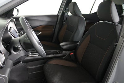 2022 Nissan Kicks SR