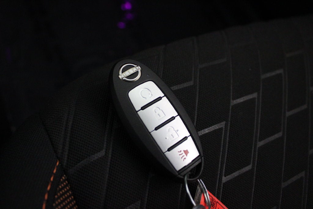 2022 Nissan Kicks SR