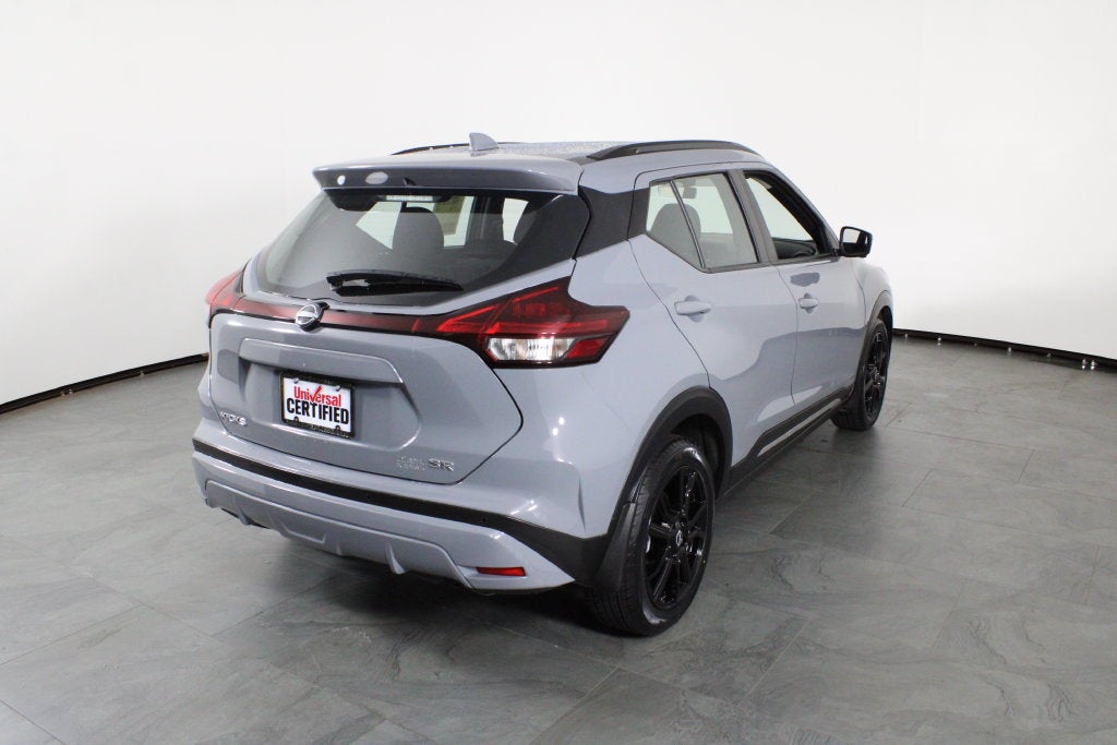 2022 Nissan Kicks SR