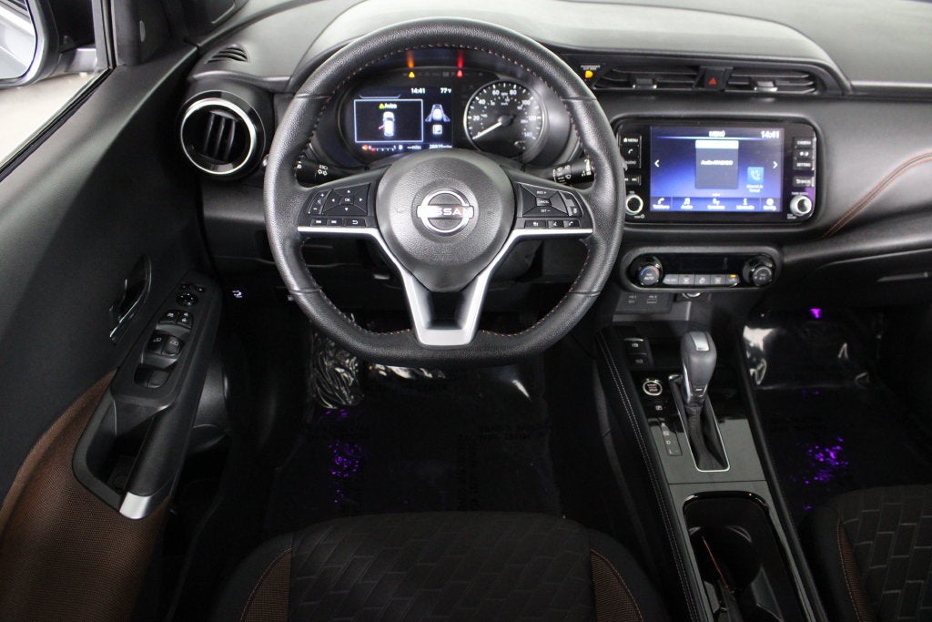 2022 Nissan Kicks SR