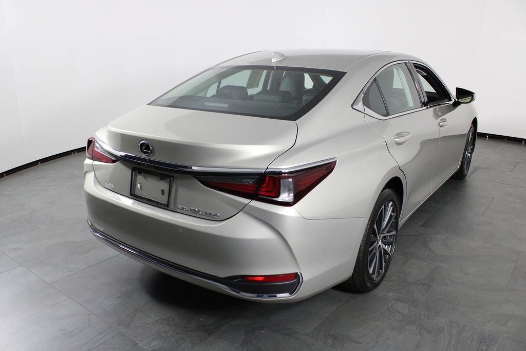 2023 Lexus ES 250