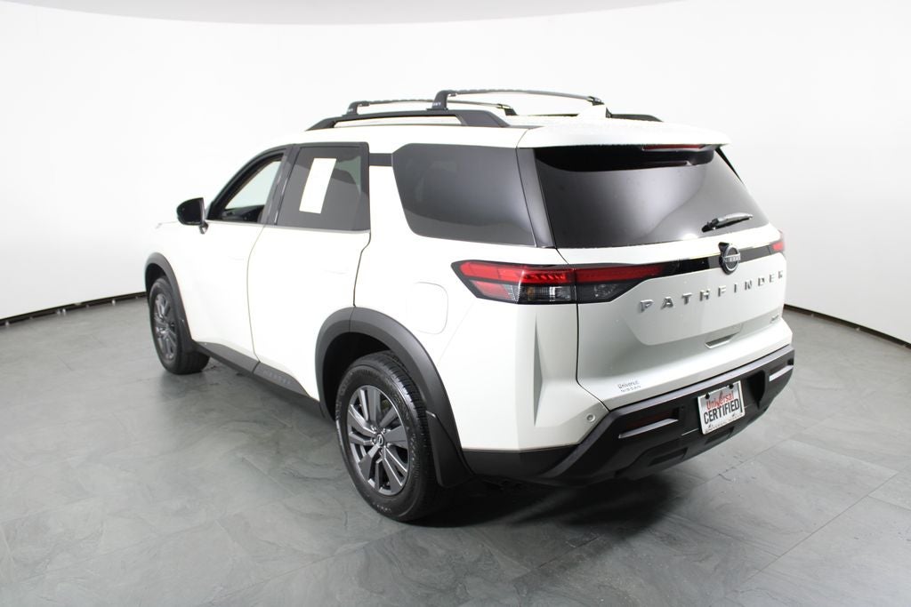 2024 Nissan Pathfinder SV