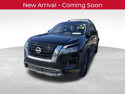 2022 Nissan Pathfinder SV