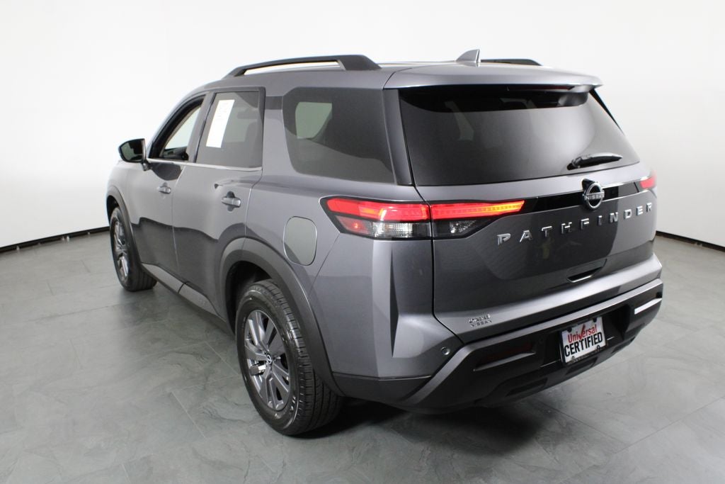 2025 Nissan Pathfinder SV