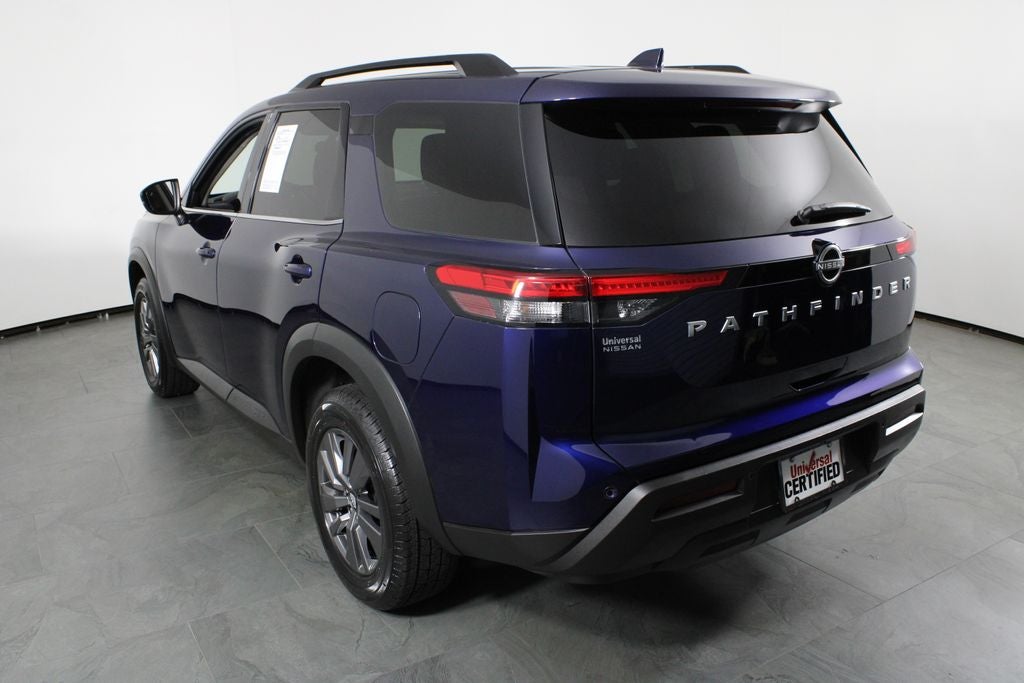 2025 Nissan Pathfinder SV