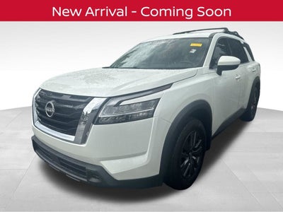 2022 Nissan Pathfinder SV