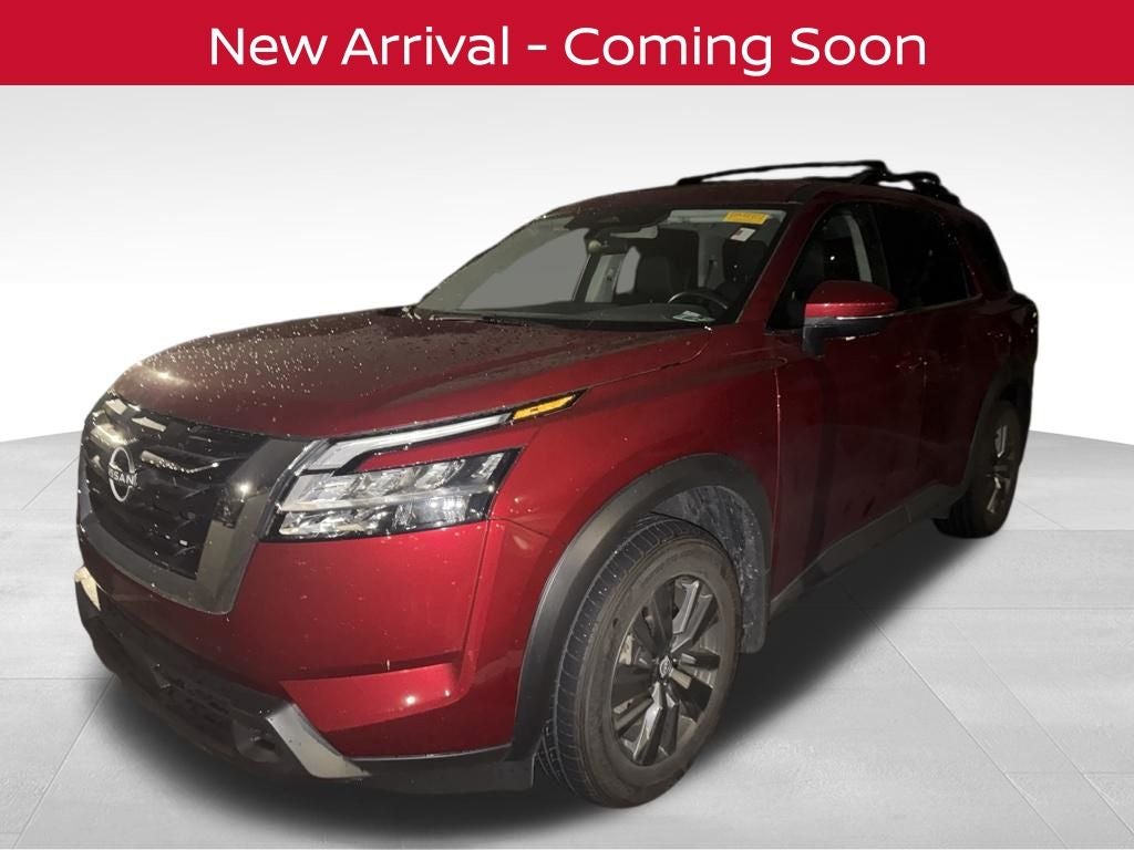 2022 Nissan Pathfinder SV