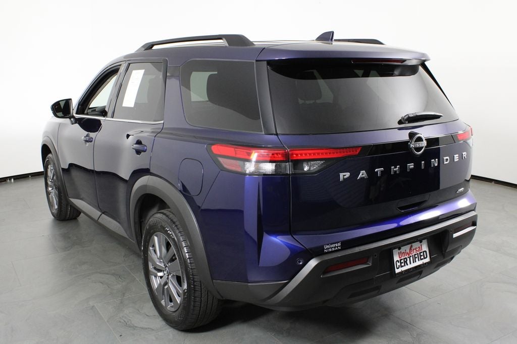2025 Nissan Pathfinder SV