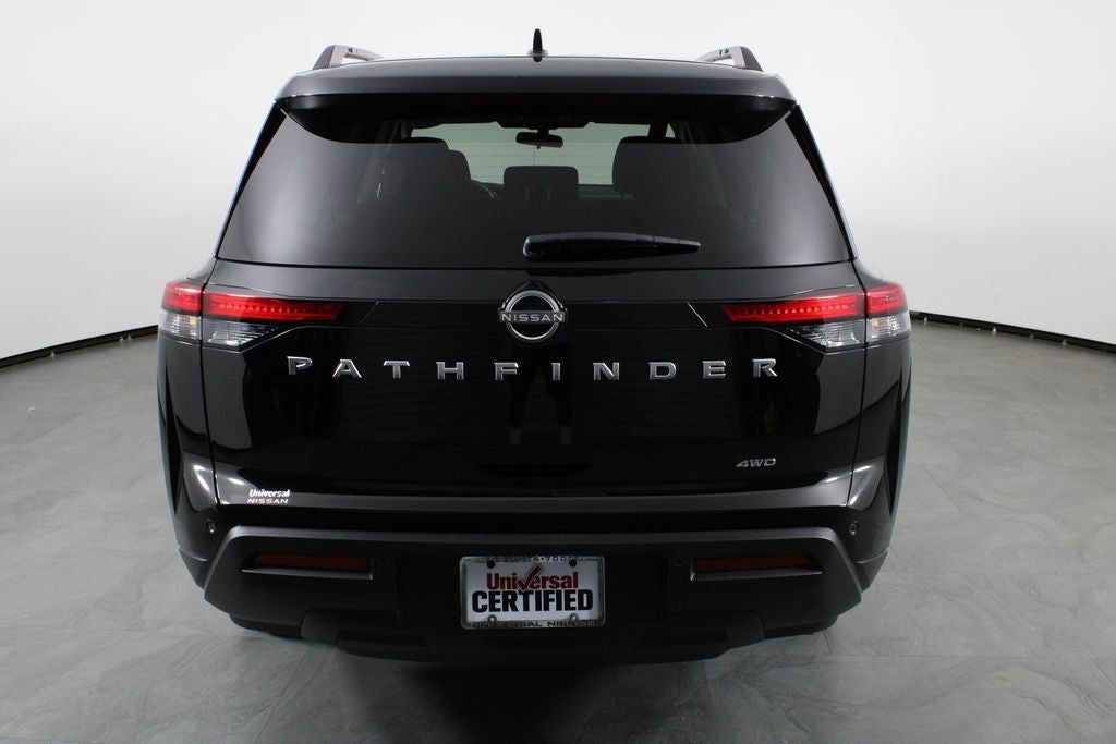 2025 Nissan Pathfinder SV
