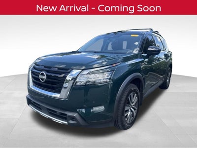 2024 Nissan Pathfinder SL