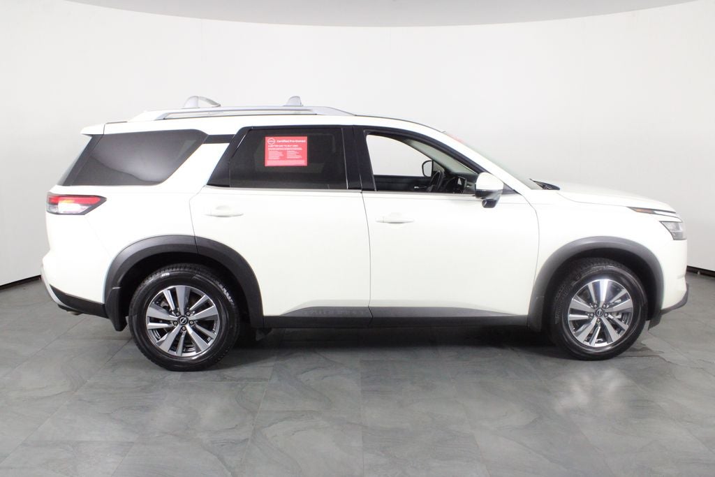 2022 Nissan Pathfinder SL