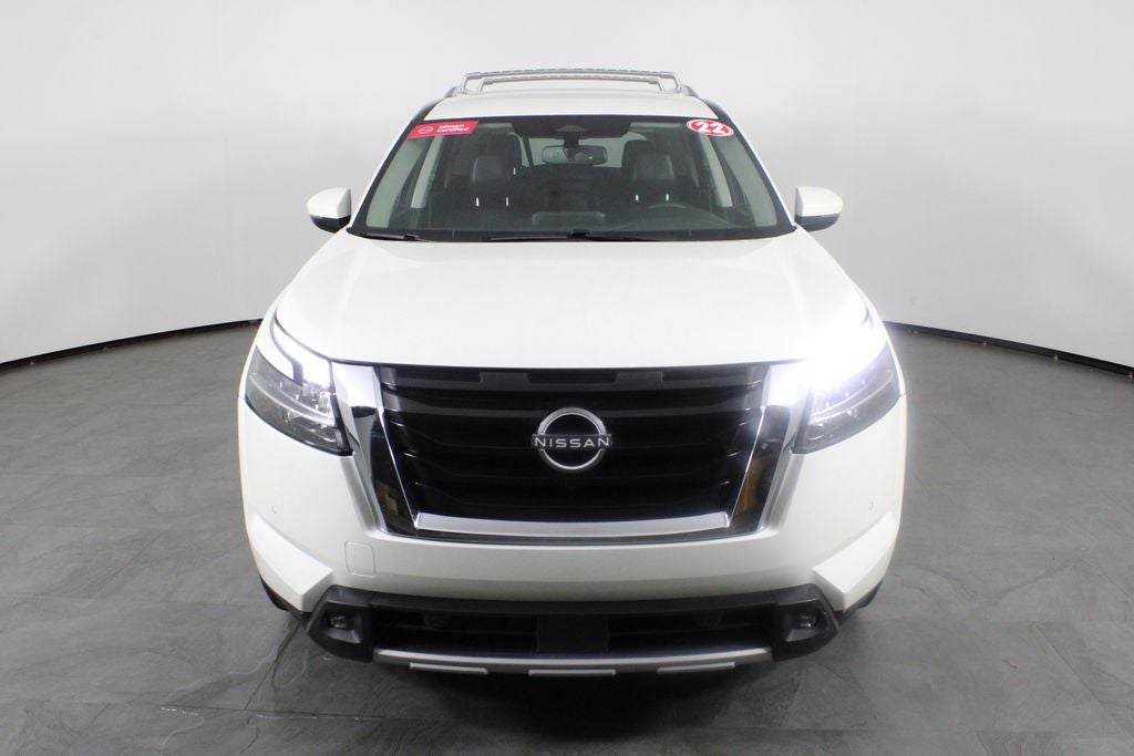 2022 Nissan Pathfinder SL