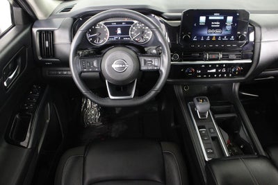 2022 Nissan Pathfinder SL