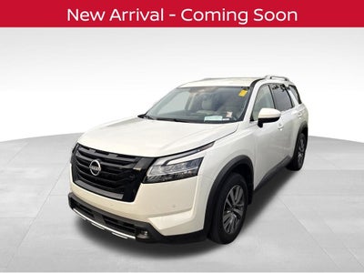 2022 Nissan Pathfinder SL