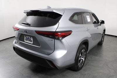 2022 Toyota Highlander Hybrid XLE
