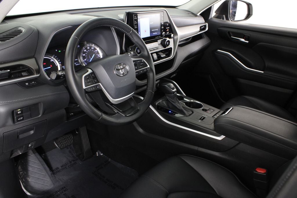 2022 Toyota Highlander Hybrid XLE