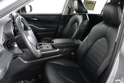 2022 Toyota Highlander Hybrid XLE