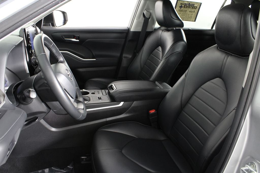 2022 Toyota Highlander Hybrid XLE