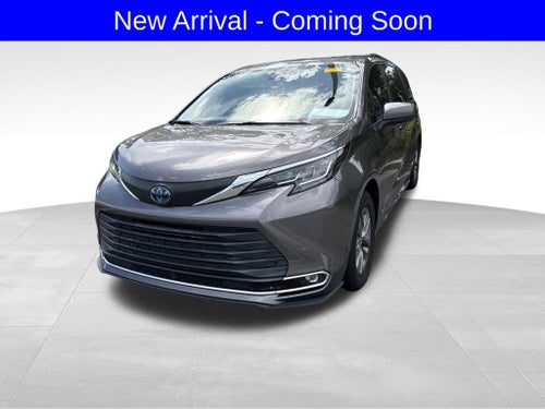 2021 Toyota Sienna XLE 8 Passenger