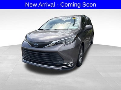 2021 Toyota Sienna XLE 8 Passenger