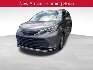 2021 Toyota Sienna XLE 8 Passenger