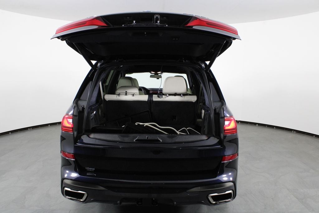 2021 BMW X7 M50i