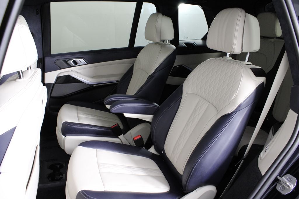 2021 BMW X7 M50i